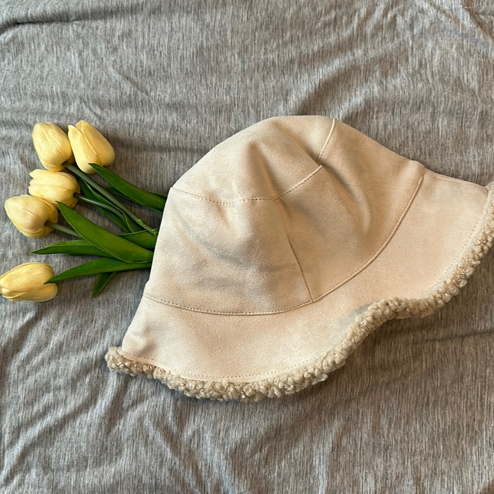 Bucket hat